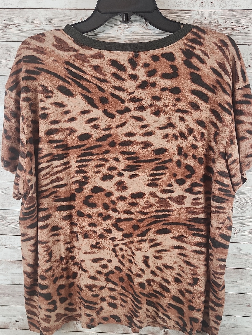Torrid, Brown & Black V-Neck Leopard Print Top, Size 1 - Picture 6 of 7